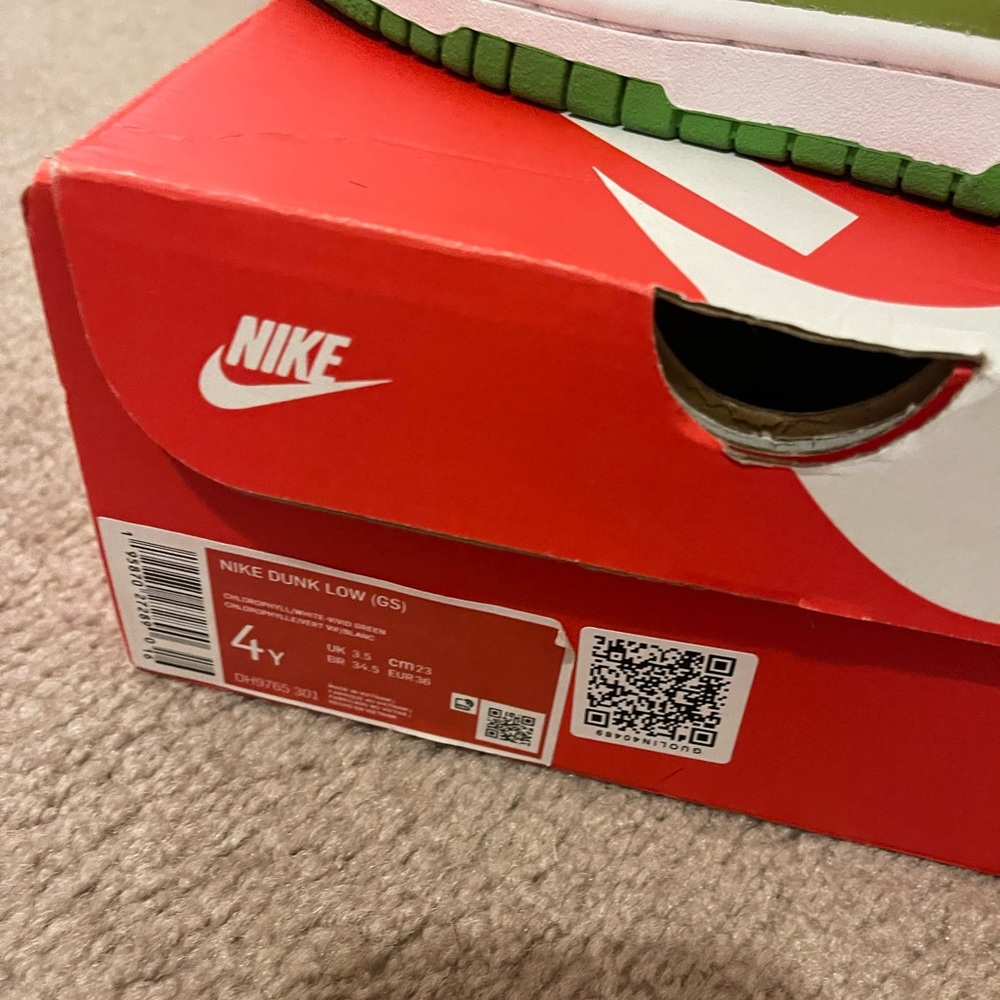 Nike Dunk Low - Picture 4 of 5